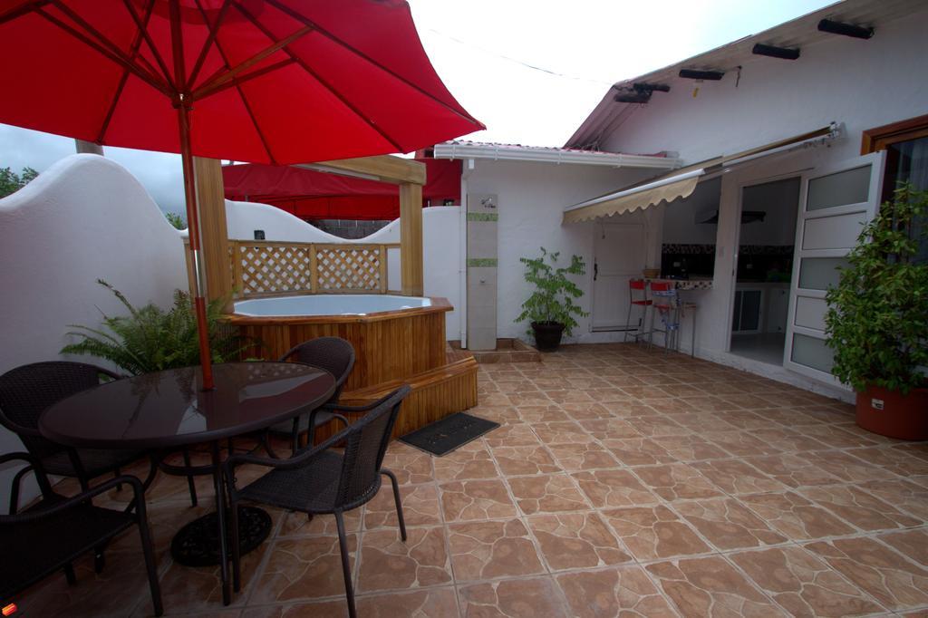 Hotel Zurisadai Puerto Ayora  Exterior foto