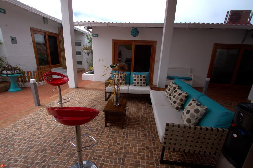 Hotel Zurisadai Puerto Ayora  Exterior foto