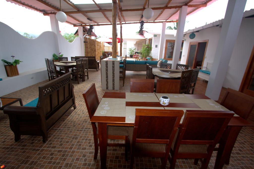 Hotel Zurisadai Puerto Ayora  Exterior foto