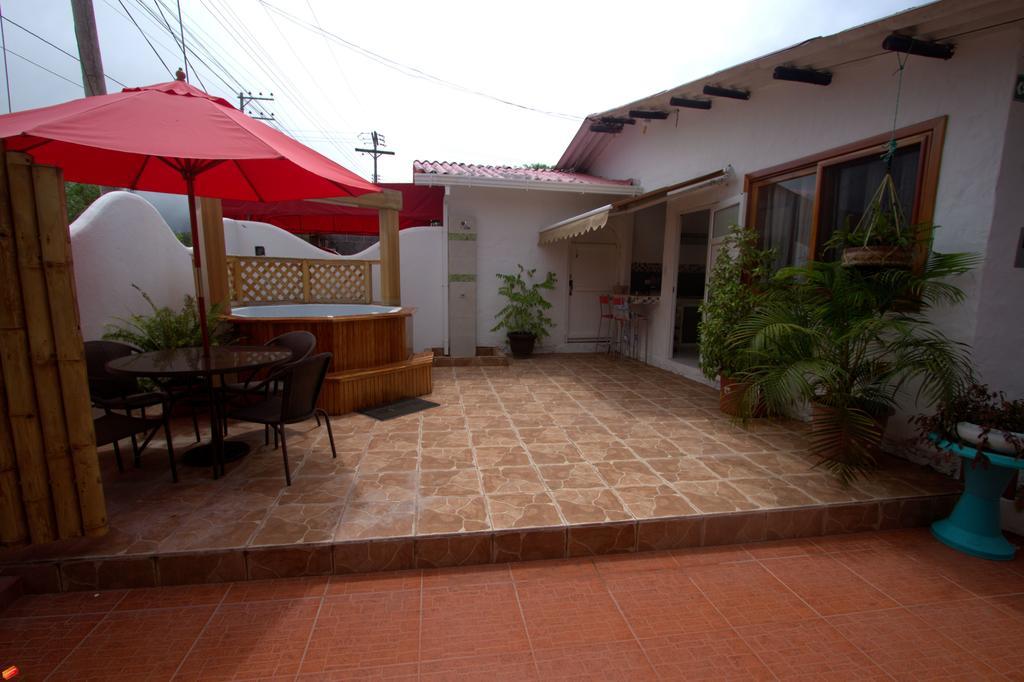 Hotel Zurisadai Puerto Ayora  Exterior foto